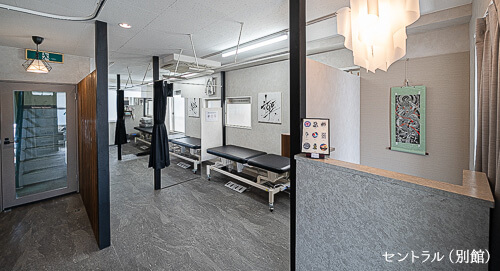 セントラル（別館）
